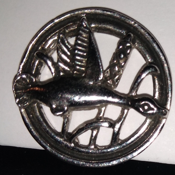 Vintage Pair of Sarah Coventry Clip-On Earrings, Silver, Flying Ducks - Picture 3 of 6